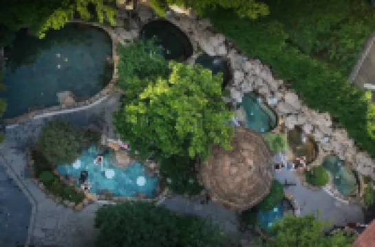 Scholars Shushan Hot Springs Resort