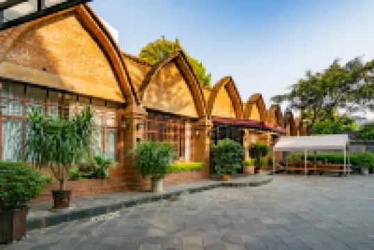 Pujin Garden Hot Spring Hotel (Mile Huquan)