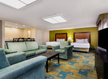 La Quinta Inn & Suites by Wyndham St. Pete-Clearwater Airpt