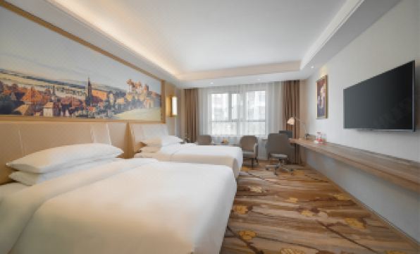 Vienna International Hotel (Korla Swan River)