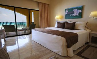 The Royal Islander – An All Suites Resort