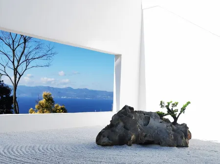 Fuxian Lake Tangsu Hot Spring Club