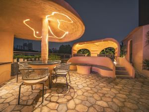 Yeshi · Cave Designer Hot Spring Hotel (Kuanzhai alley Southwest Jiaotong University)