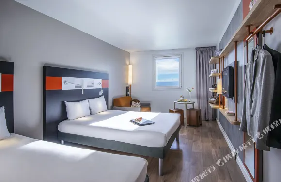 宜必思快捷尼斯加利福尼亞雷維爾酒店