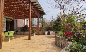 Xuyong Sunshine Garden Inn