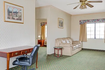 林伍德世紀Travelodge by Wyndham