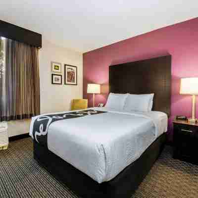 La Quinta Inn & Suites by Wyndham Fort Lauderdale Tamarac Rooms