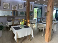Lijiang Yefu Shanshui Se Ha~ Parent-child Holiday Pool Homestay Hotels in Lujiang