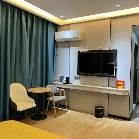 Baijiacheng Hotel (Xinfeng Yingbin Avenue)