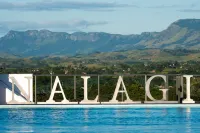 Nalagi Hotel - Pools