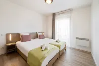 Comfort Aparthotel Versailles Saint-Cyr-l'Ecole - parking