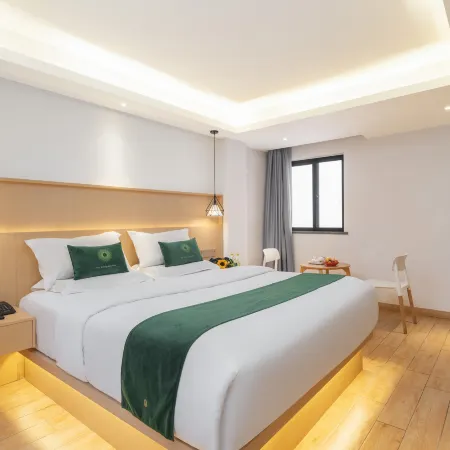 Kunming Day Youth Hotel (Nanping Street Dongfeng Square)