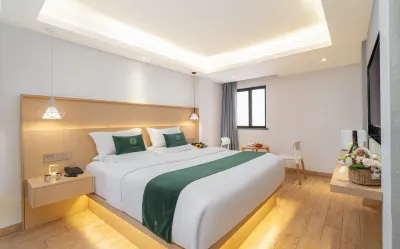 Kunming Day Youth Hotel (Nanping Street Dongfeng Square)