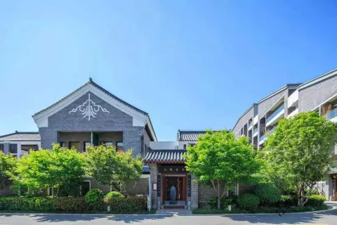 Rain Wood Town Hotel Resort of Yuntai Mountain