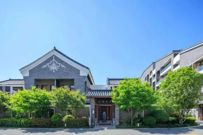 Rain Wood Town Hotel Resort of Yuntai Mountain