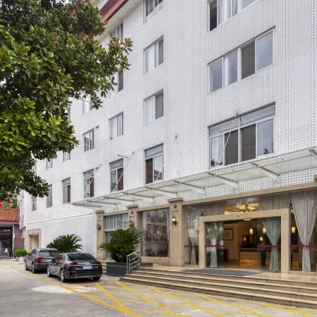 Tianchi Hotel (Jinli Wuhou Temple Shop) Отели рядом с достопримечательностью «Мемориальный храм Ухоу»
