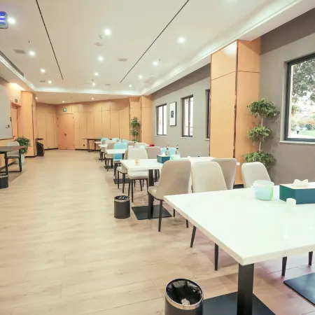 Baiyasi Hotel