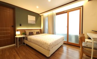 OYO Rooftop Hostel