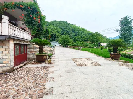 Longyinju Hostel Отели в г. Тунлу