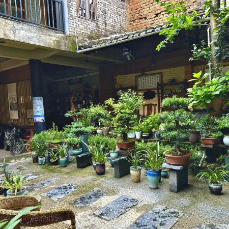 Huangyao Ancient Town Deyun Villa Scenic Homestay
