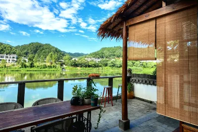 Yuyin Raoliang Fashion Art Design Homestay (Shexian Huizhou Ancient City) 포가화원 주변 호텔