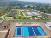 Golden Tulip Agulu Lake Hotel & Resort - Pools