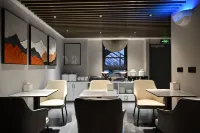 Keyou Hotel (Jiaozuo High-speed Railway Station Wanda Plaza)