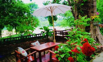 Anisa Mekong Riverside Villa