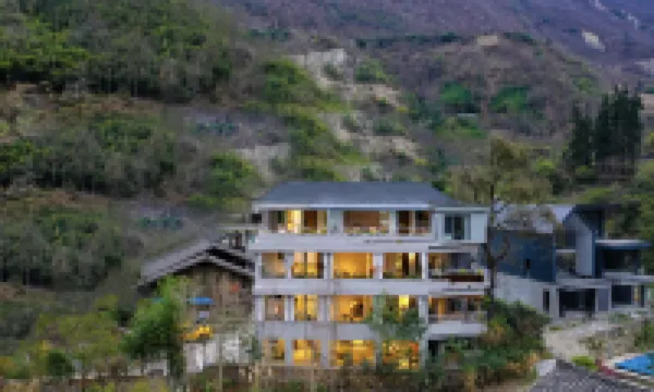 No. 20, Group 1, Baiyangping Village, Moxi Town, Luding County โรงแรมใน