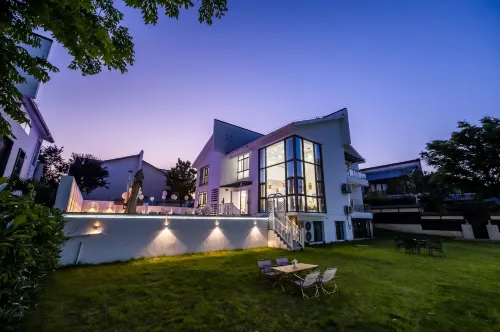 Yunshuige Lake View Pool Villa