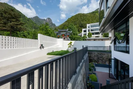 Mount Huangshan Fenghuichao B&B Отели рядом с достопримечательностью «Qingliangtai Pavilion»