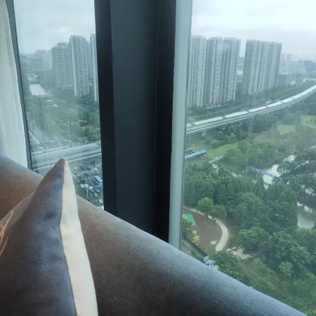 Qingteng Yisu Hotel (Beilun Yintai Chengzhonghe Road Subway Station Store)