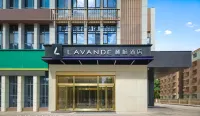 Lavande Hotel Kuerle Petrochemical Avenue Huijia Square Store Các khách sạn gần Bayingolin Vocational and Technical College Electronics Information Engineering Department