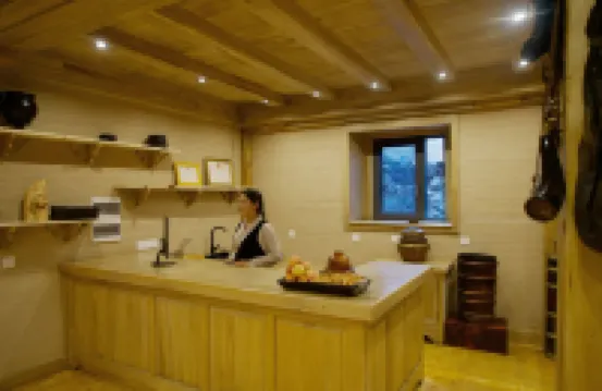 Litang Gangbo Zhuangyuan Homestay