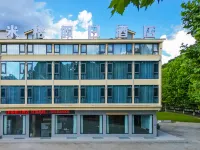 Mig Holiday Hotel Hotels near Chongqing Xiannvshan Airport