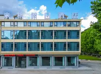 Mig Holiday Hotel Hotels near Chongqing Xiannvshan Airport