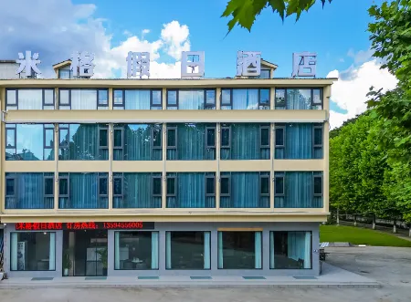 Mig Holiday Hotel Отели рядом с достопримечательностью «Three Natural Bridges»