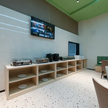 GreenTree Inn Express Xinjiang Kuerle Luntai Hotel