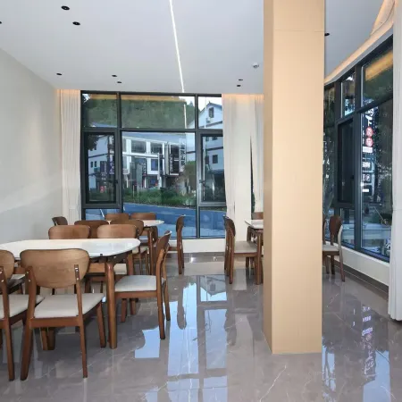 Tree Retreat · Designer Leisure Homestay (Sanqingshan Scenic Area Branch)