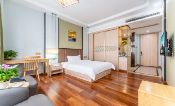 Huangjia Xiyan Hotel