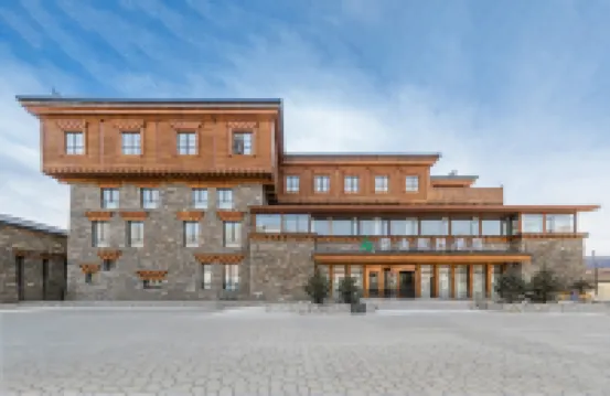 QingShan Holiday Inn