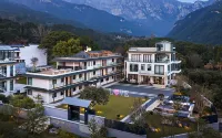 GULUXURY HOTEL