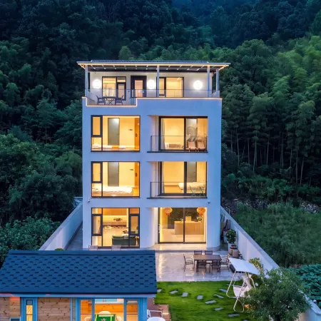 Under Shiziling · Liubai Homestay (OMG Heartbeat Paradise)