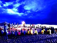 敦煌狂浪沙漠露营基地 - 狂浪星空露营双人帐篷房(公共卫浴)
