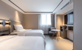 HanTing Hotel (Shanghai Xuhui Yishan Road Subway Station)