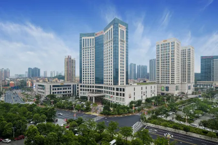 Red Forest Hotel Отели рядом с достопримечательностью «Yichun Drum Tower»