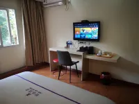 Yunfu Junlin Hotel
