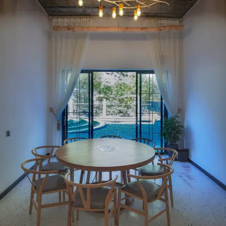 Li Xiangguo Wenquan Homestay (Li Xiaolu Bipenggou Scenic Area)