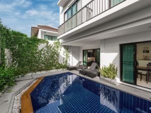 Villa Hau |3 Bedroom Private Pool Villa | Walkable Distance to Naiharn Beach | Rooftop Terrace