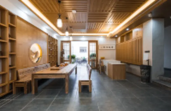 Fuxian Lake Yunpan Shangju